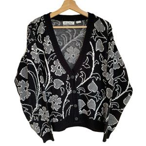 Vintage Carriage Court Black and White Floral Print Cardigan Sweater Size Small